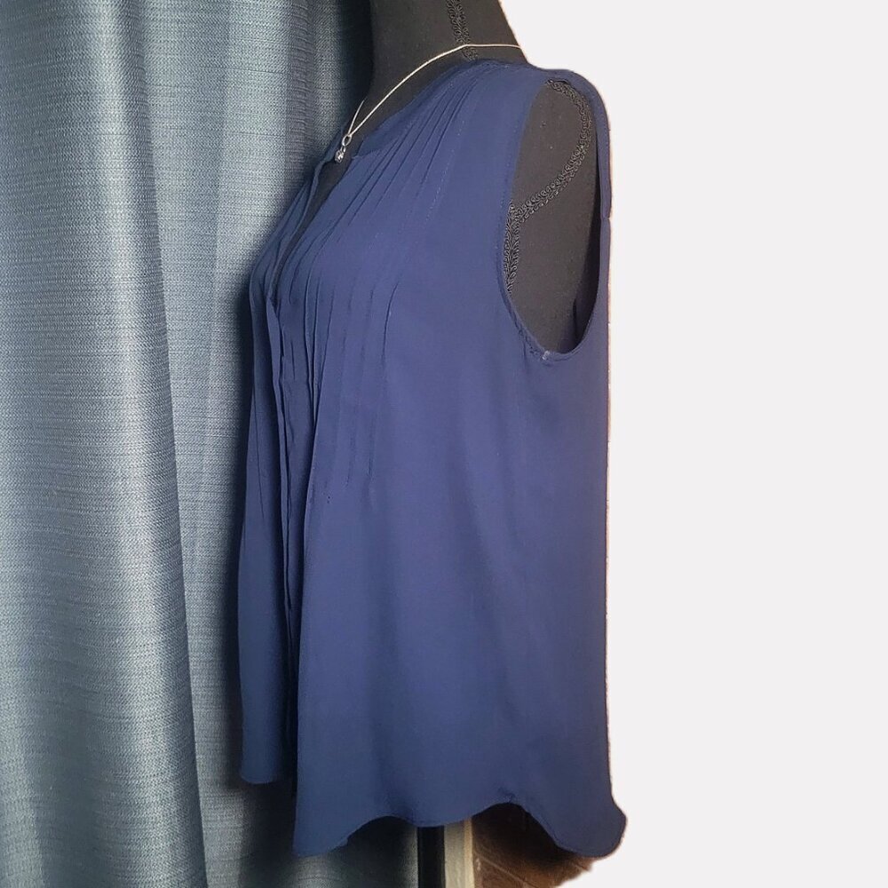 Joan Vass Women's Deep Blue Pleat-Placket V-Neck Bitton Sleeveless Top - Size M - Picture 6 of 11